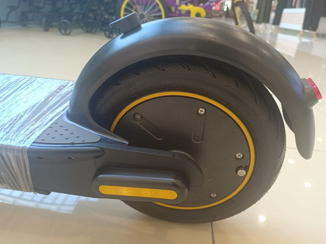 G30 Max Foldable Big Size E-Scooter Rear Tire